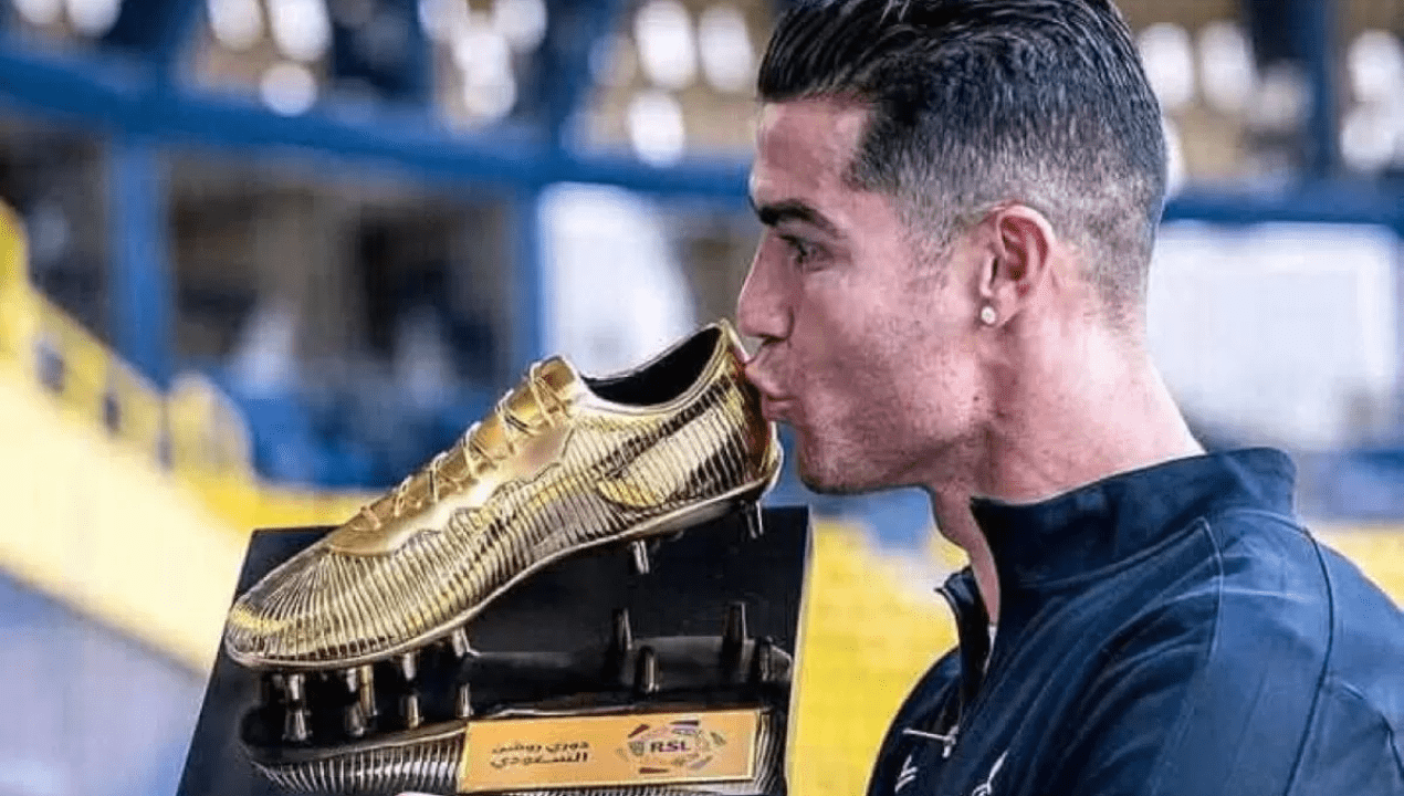 Ronaldo Sepatu Emas Al Nassr: Raih Dua Musim Beruntun